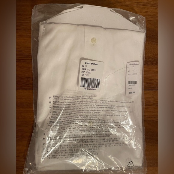 NWT Brooks Brothers Regent Fit, non-iron, white dress shirt. 15.5/32 - Picture 4 of 4